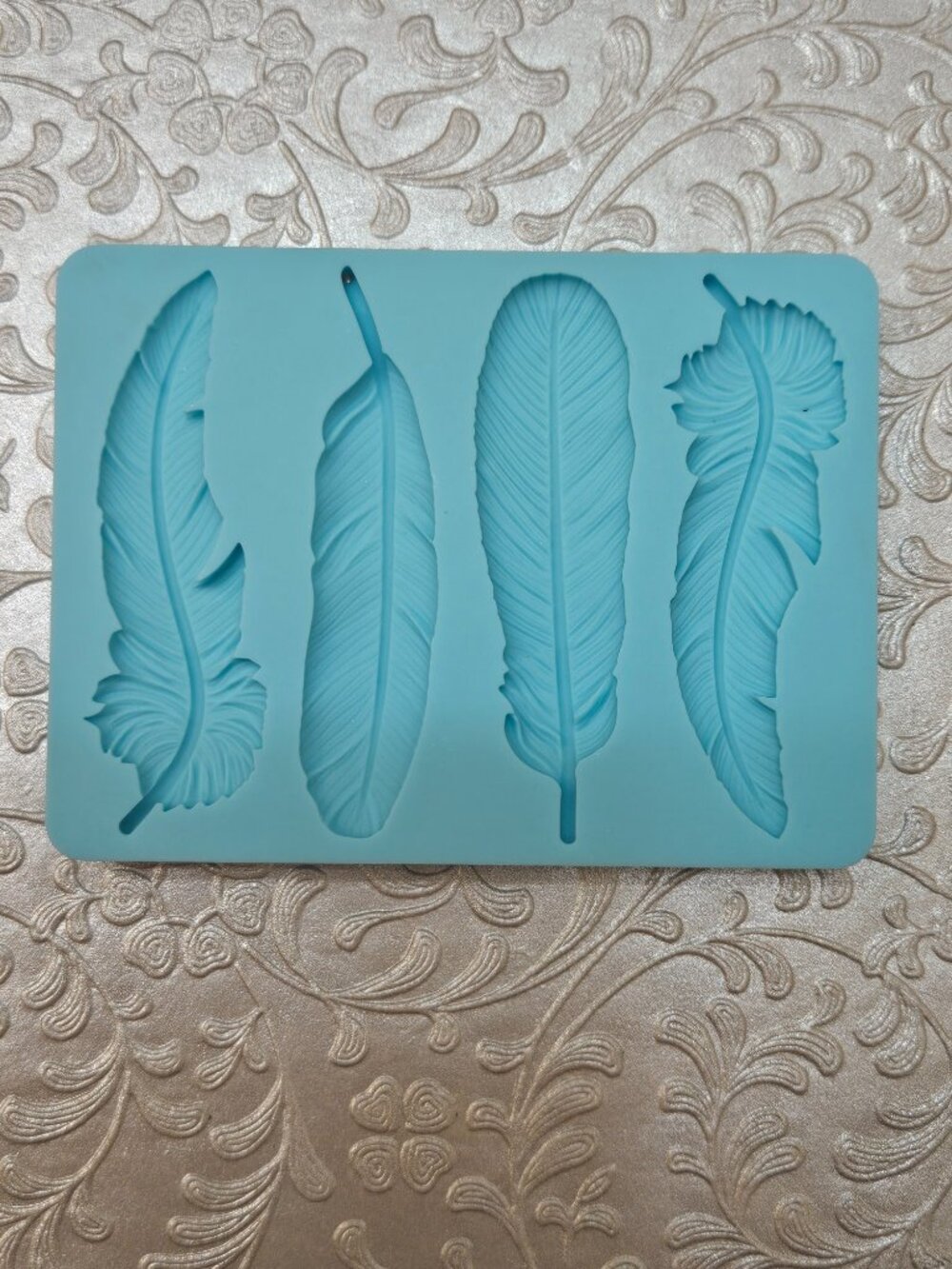Elegant Feathers Mold
